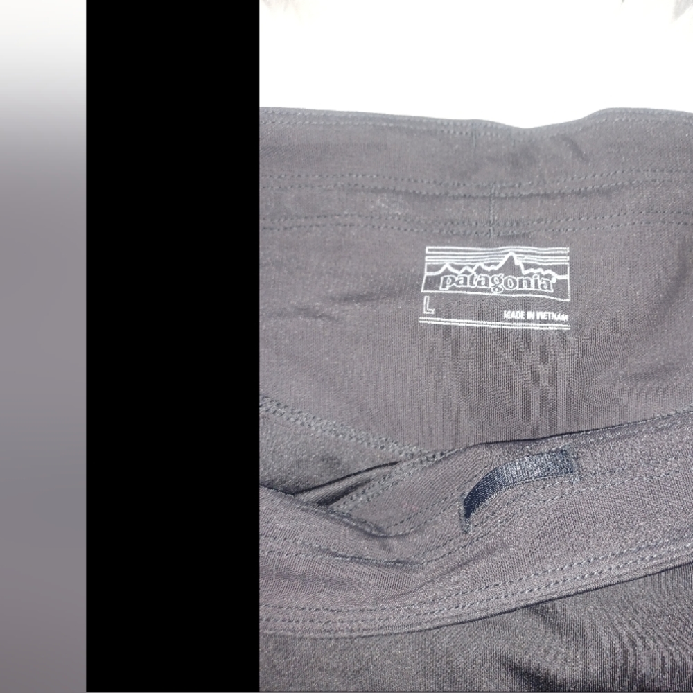 SOLD- PATAGONIA STRETCHY SHORTS - Picture 4 of 4